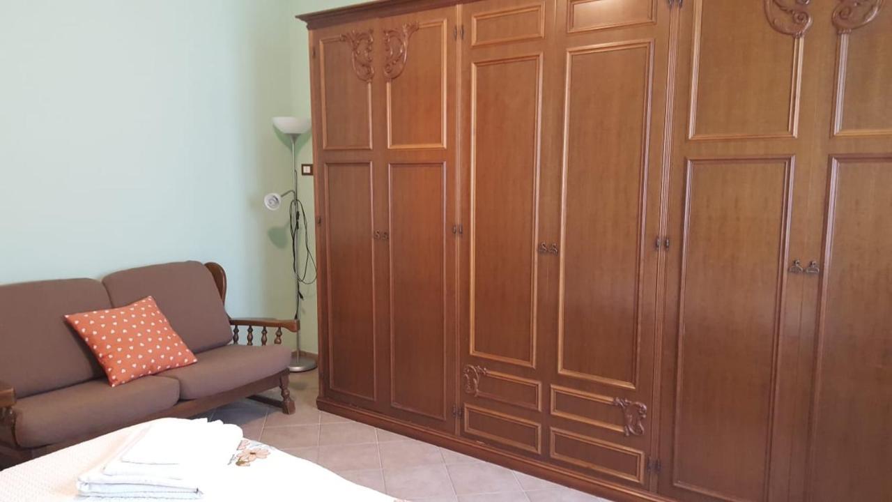 Il Paradiso Latina Buitenkant foto